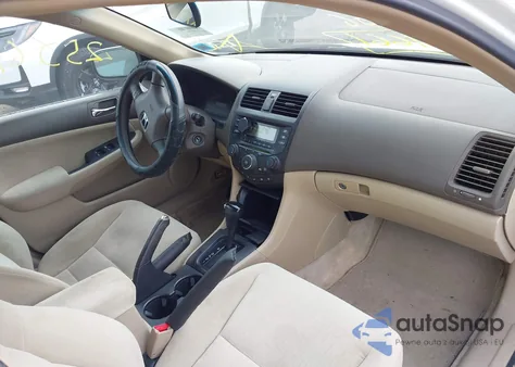 2005 Honda Accord 2.4 Lx z USA, uszkodzony, nr VIN 1HGCM56435A032839
